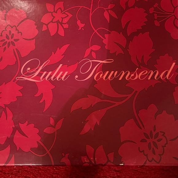 New in the box heels - Picture 6 of 12